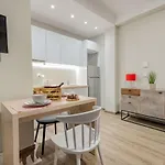 Stylish & Bright In The Centre Apartmán