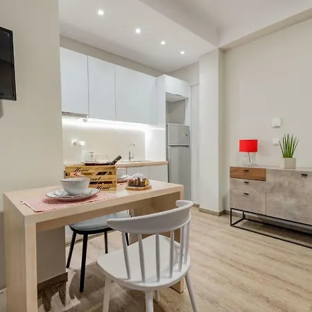 Stylish & Bright In The Centre Apartment