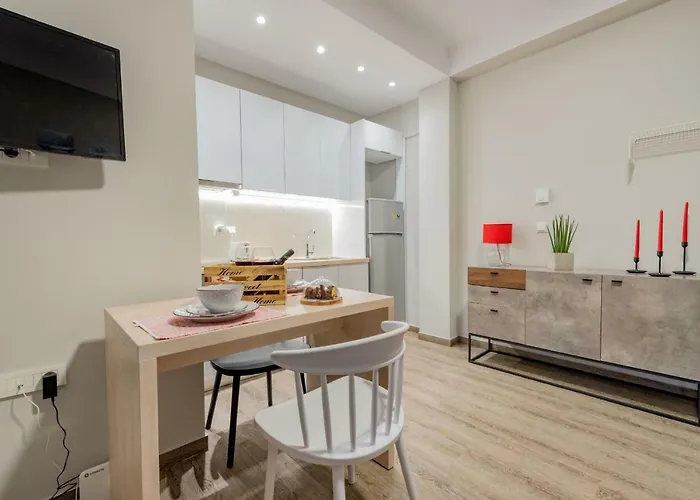 Stylish & Bright In The Centre Apartment